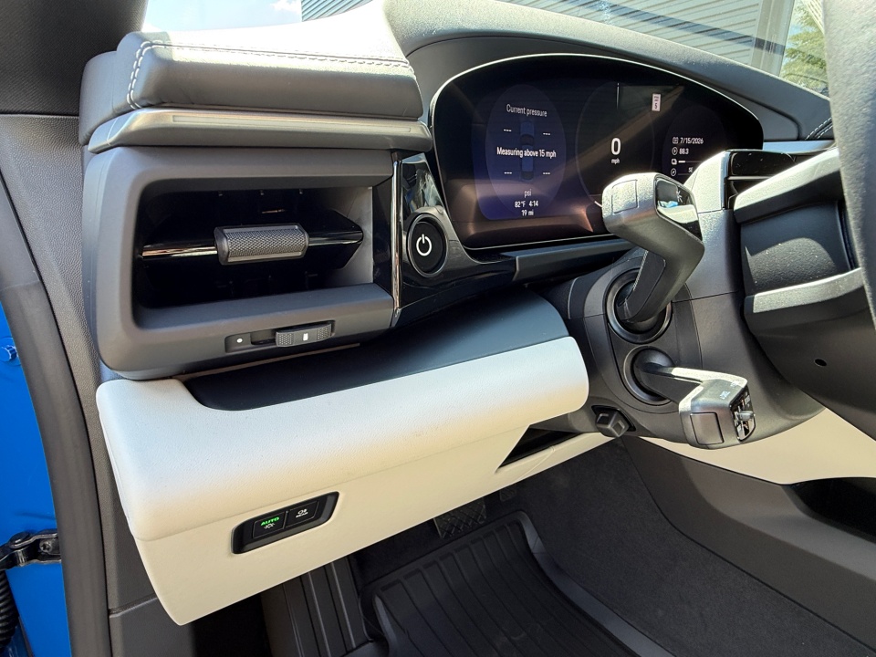 WP1AA2XA1TL001586 2026 Porsche Macan Electric Electric 4