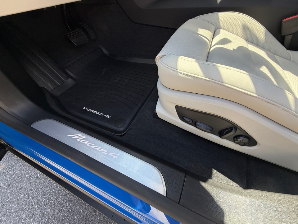 WP1AA2XA1TL001586 2026 Porsche Macan Electric Electric 4