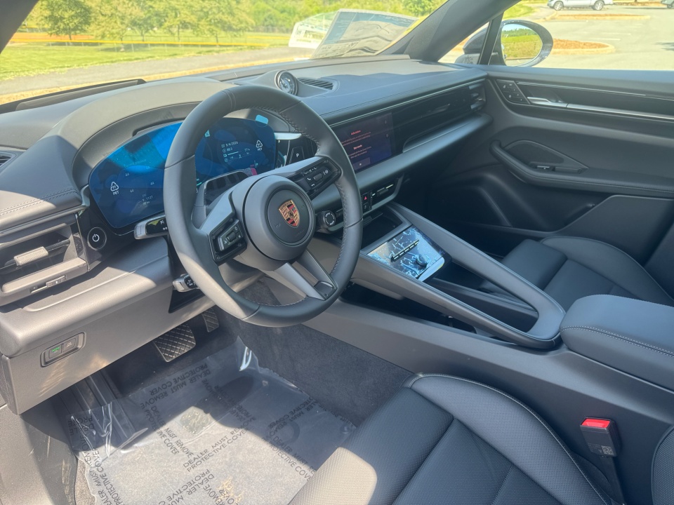 WP1AA2XA9TL001240 2026 Porsche Macan Electric 4