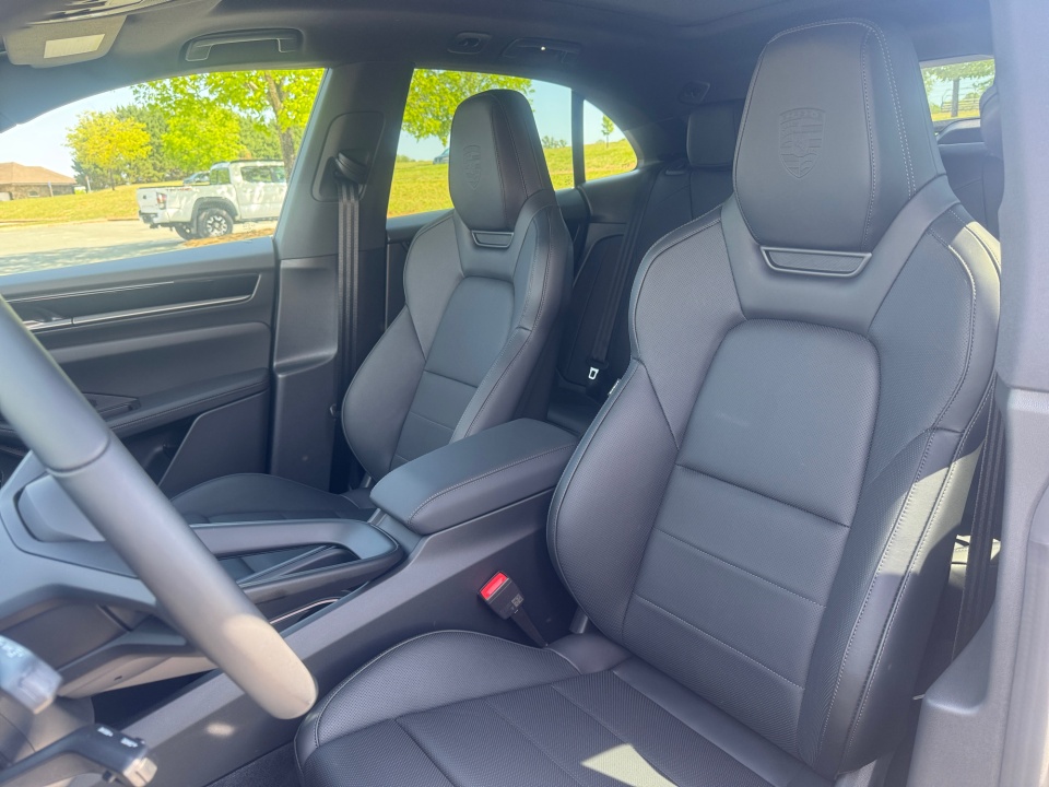 WP1AA2XA9TL001240 2026 Porsche Macan Electric 4