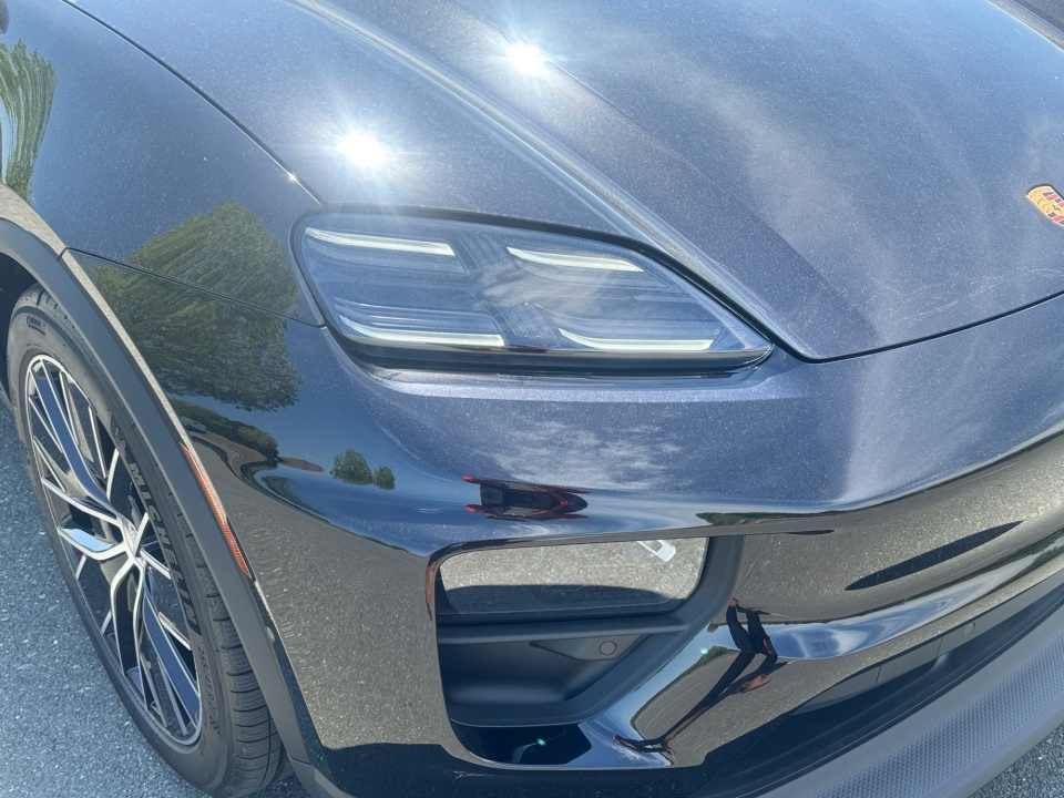 WP1AA2XA9TL001240 2026 Porsche Macan Electric 4