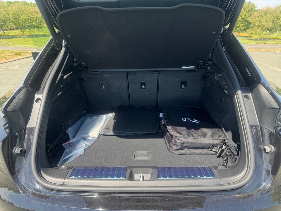 WP1AA2XA9TL001240 2026 Porsche Macan Electric 4