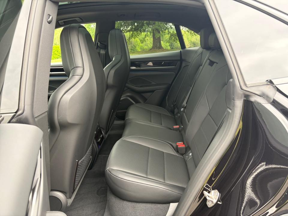 WP1AA2XA9TL001240 2026 Porsche Macan Electric 4