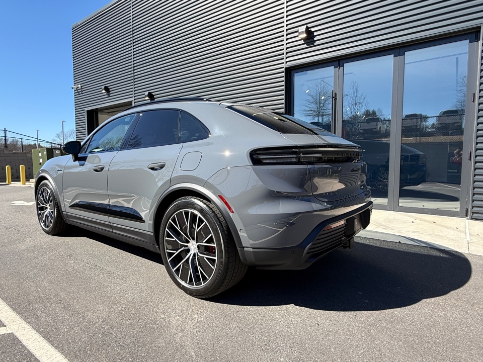 2026 Porsche Macan Electric 4S