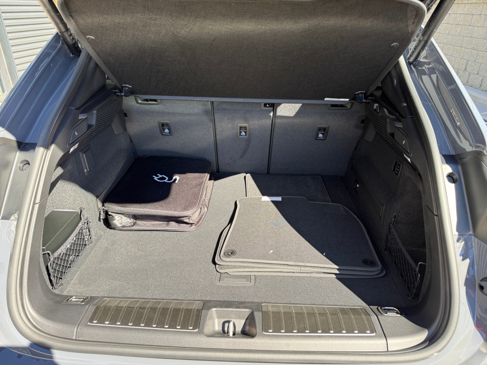 WP1AB2XA1TL150111 2026 Porsche Macan Electric 4S