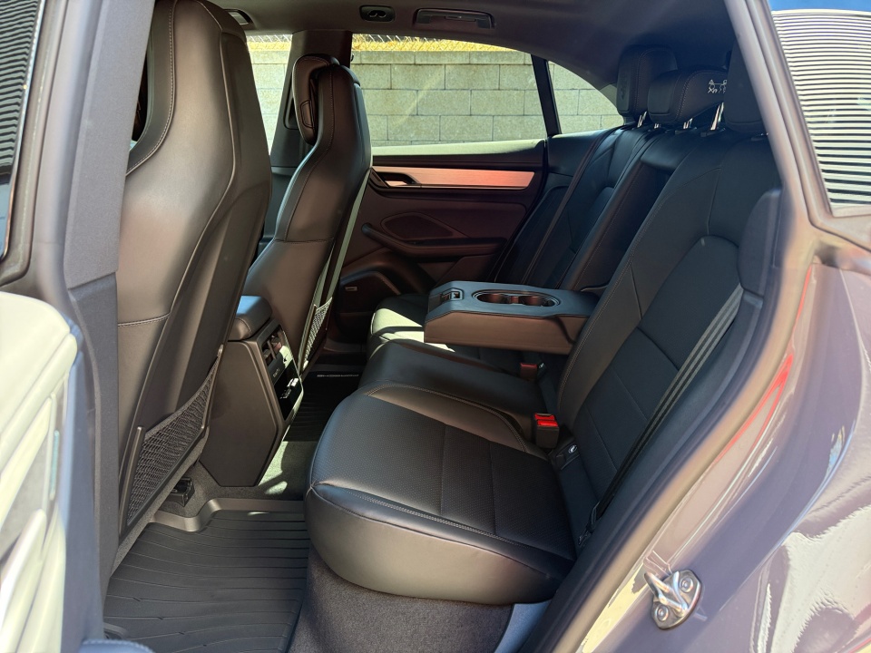 WP1AB2XA1TL150111 2026 Porsche Macan Electric 4S