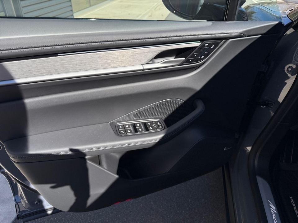 WP1AB2XA1TL150111 2026 Porsche Macan Electric 4S