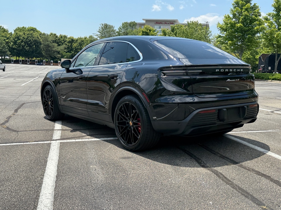 2025 Porsche Macan Electric 4S