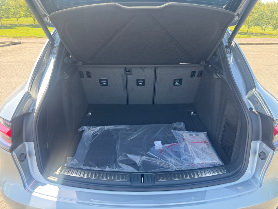 WP1AG2A58TLB43642 2026 Porsche Macan S