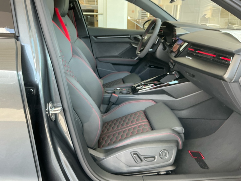 WUAGWDGY5TA912267 2026 Audi RS 3