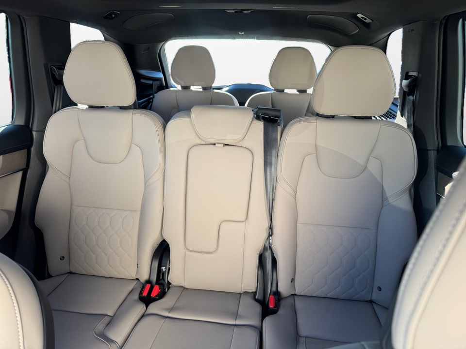 YV4062PE1T1492643 2026 Volvo XC90 Plus, B6 AWD Gas (mild hybrid), Gasoline, Bright, 7 Seats