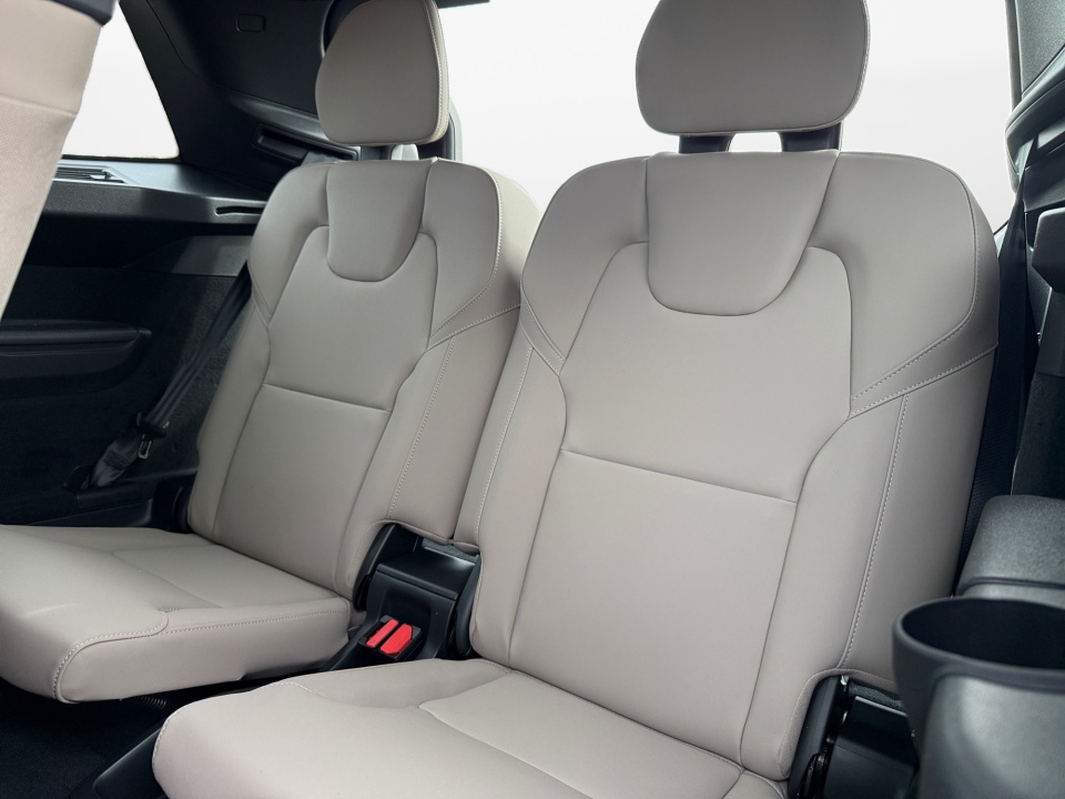 YV4062PE5T1492502 2026 Volvo XC90 Plus, B6 AWD Gas (mild hybrid), Gasoline, Bright, 7 Seats