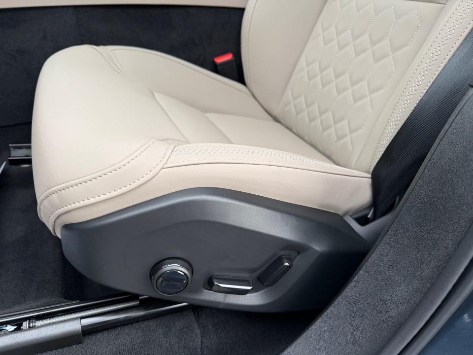 YV4062PE5T1492502 2026 Volvo XC90 Plus, B6 AWD Gas (mild hybrid), Gasoline, Bright, 7 Seats