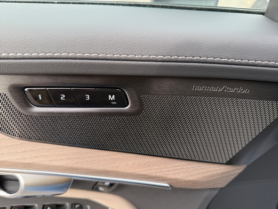 YV4062PE5T1492502 2026 Volvo XC90 Plus, B6 AWD Gas (mild hybrid), Gasoline, Bright, 7 Seats