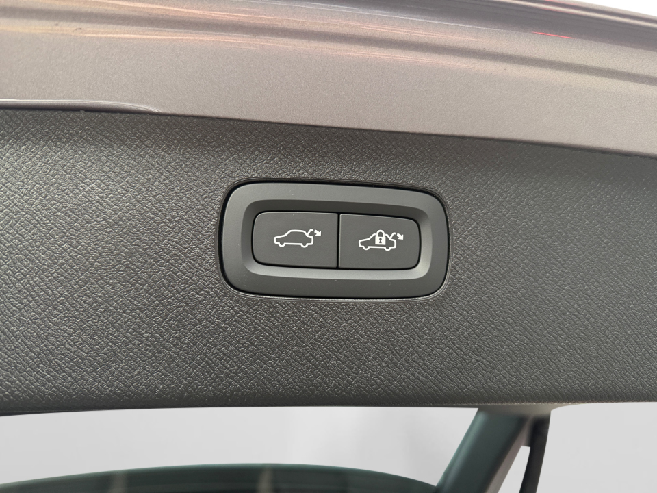 YV4062PE7T1497247 2026 Volvo XC90 Plus, B6 AWD Gas (mild hybrid), Gasoline, Bright, 7 Seats