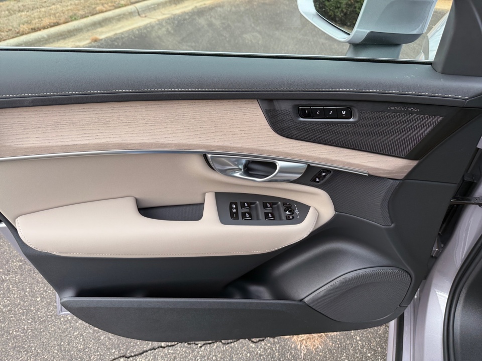 YV4062PE7T1497247 2026 Volvo XC90 Plus, B6 AWD Gas (mild hybrid), Gasoline, Bright, 7 Seats