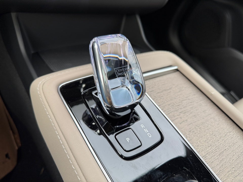 YV4062PE7T1497247 2026 Volvo XC90 Plus, B6 AWD Gas (mild hybrid), Gasoline, Bright, 7 Seats