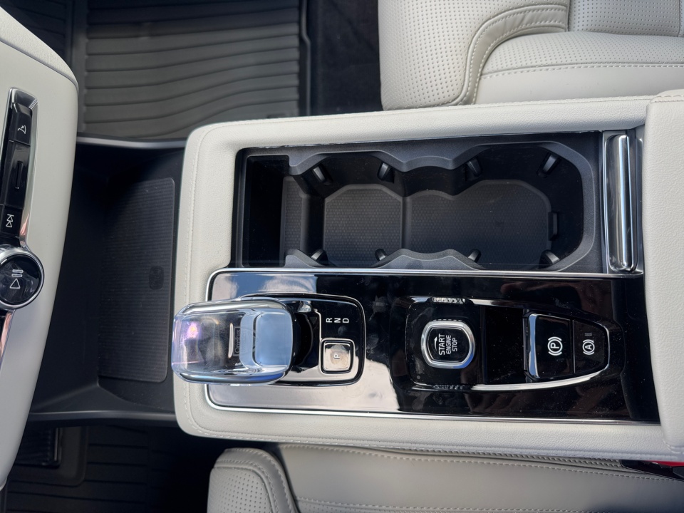 YV4062PF7T1453676 2026 Volvo XC90 B6 Ultra 7-Seater