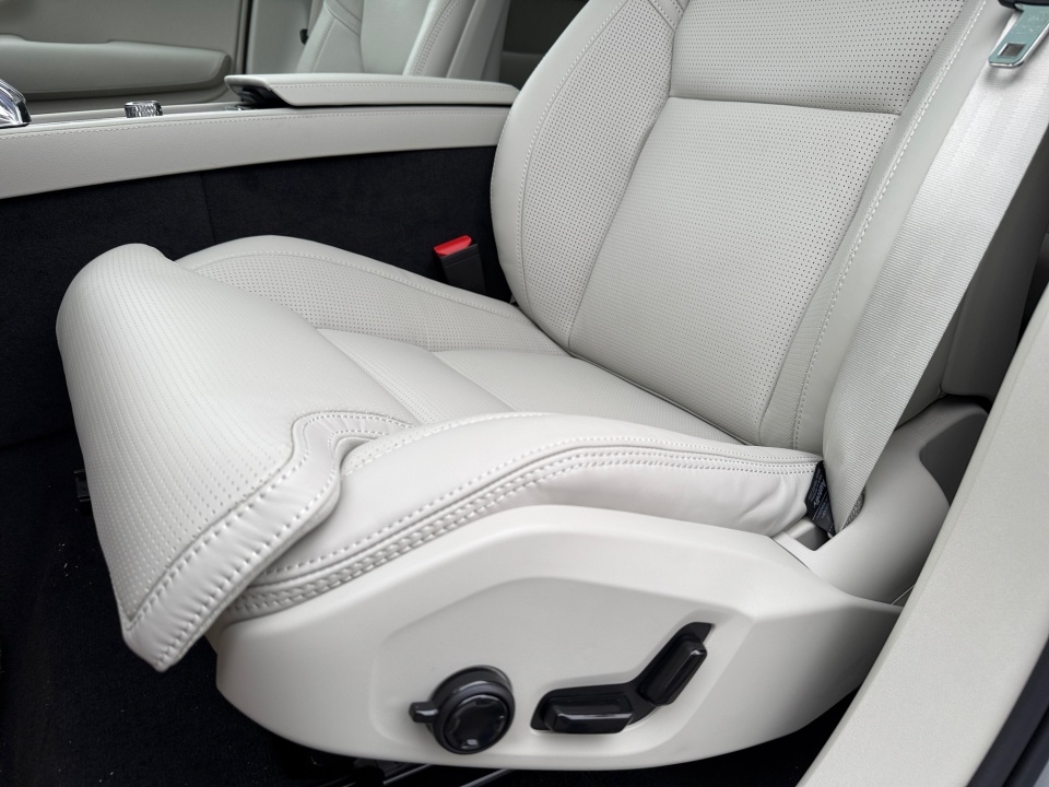 YV4062PF7T1477976 2026 Volvo XC90 B6 Ultra 7-Seater