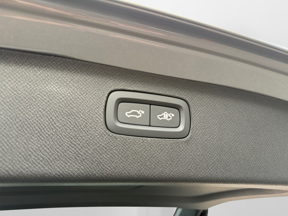 YV4062PFXT1488700 2026 Volvo XC90 Ultra, B6 AWD Gas (mild hybrid), Gasoline, Bright, 7 Seats