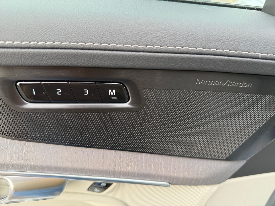 YV4062PFXT1488700 2026 Volvo XC90 Ultra, B6 AWD Gas (mild hybrid), Gasoline, Bright, 7 Seats