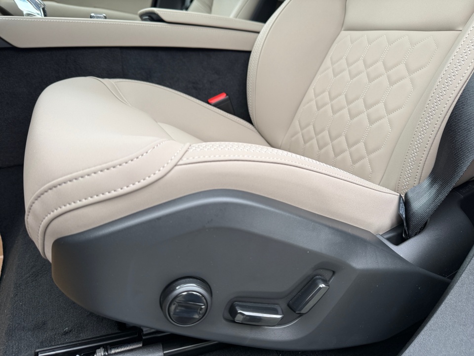 YV4062PJ4T1468088 2026 Volvo XC90 B6 Core