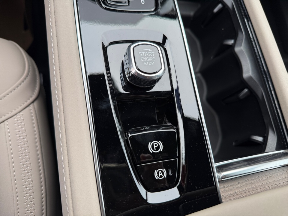 YV4062PJ4T1468088 2026 Volvo XC90 B6 Core