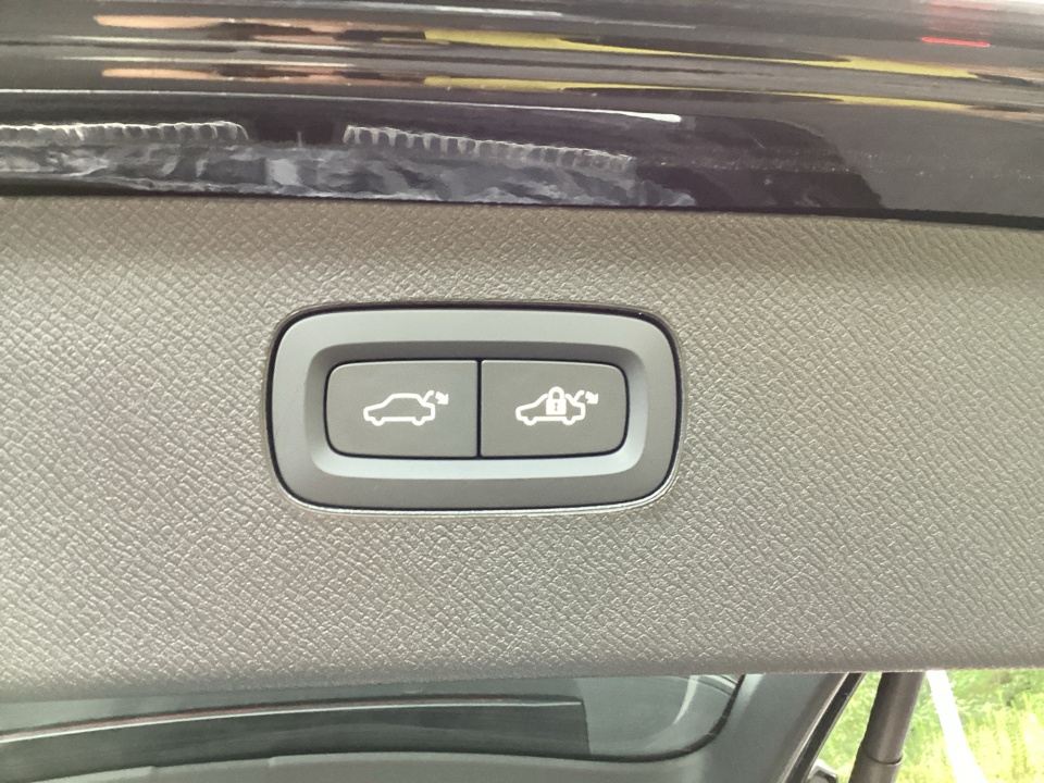 YV4062PM1T1504118 2026 Volvo XC90 Ultra Dark Theme, B6 AWD Gas (mild hybrid), Gasoline, 7 Seats