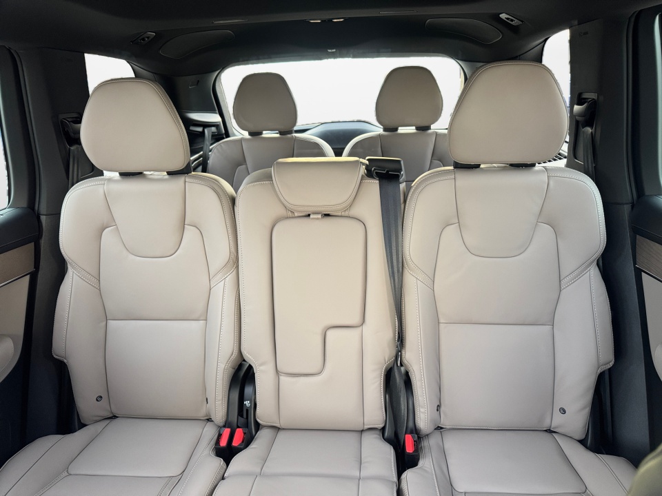 YV4062PM4T1481210 2026 Volvo XC90 B6 Ultra Dark Theme 7-Seater