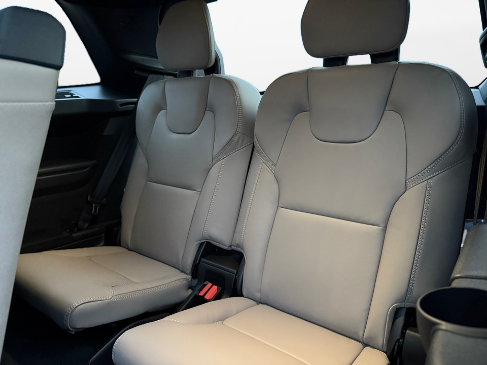 YV4062PM7T1481119 2026 Volvo XC90 B6 Ultra Dark Theme 7-Seater