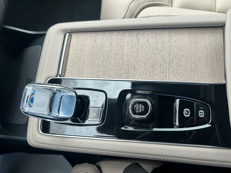 YV4062PMXT1446171 2026 Volvo XC90 B6 Ultra Dark Theme 7-Seater