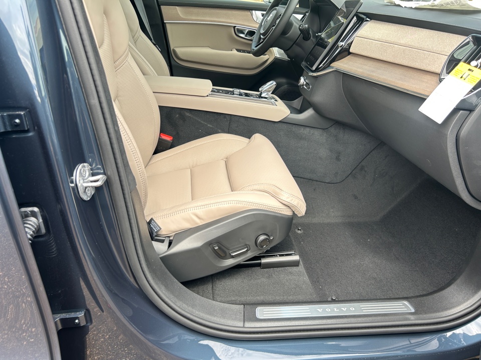 YV4062PMXT1446171 2026 Volvo XC90 B6 Ultra Dark Theme 7-Seater