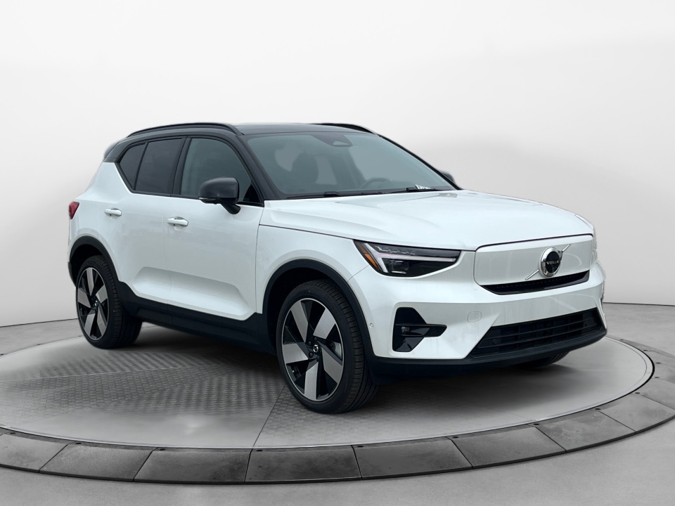 new 2024 Volvo XC40 Recharge Pure Electric Plus