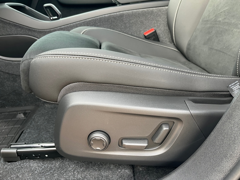 YV4EH3HL1R2268276 2024 Volvo XC40 Recharge Pure Electric Plus