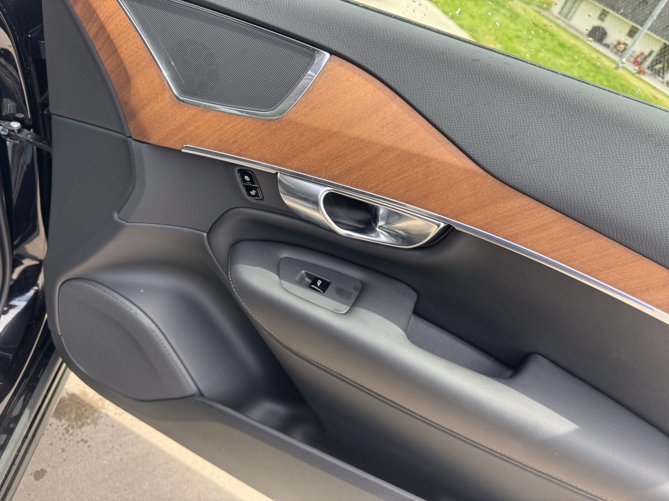 YV4H60PE1S1300711 2025 Volvo XC90 Plug-In Hybrid Plus