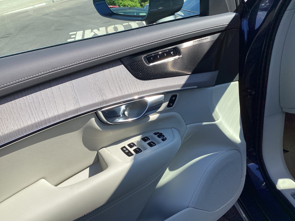 YV4H60PF3T1540112 2026 Volvo XC90 Plug-In Hybrid Ultra