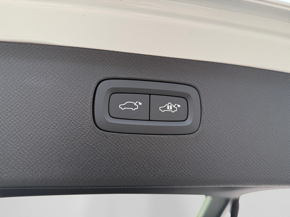 YV4H60PF5T1491673 2026 Volvo XC90 Plug-In Hybrid Ultra, T8 AWD, Electric/Gasoline, Bright, 7 Seats