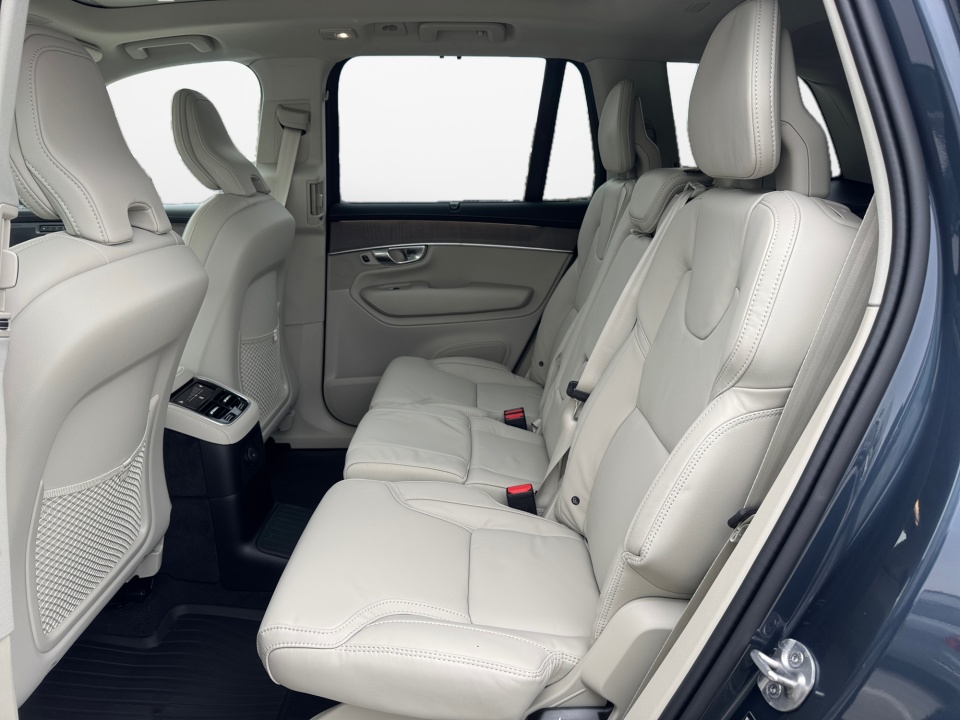 YV4H60PF6T1483923 2026 Volvo XC90 Plug-In Hybrid T8 Ultra 7-Seater