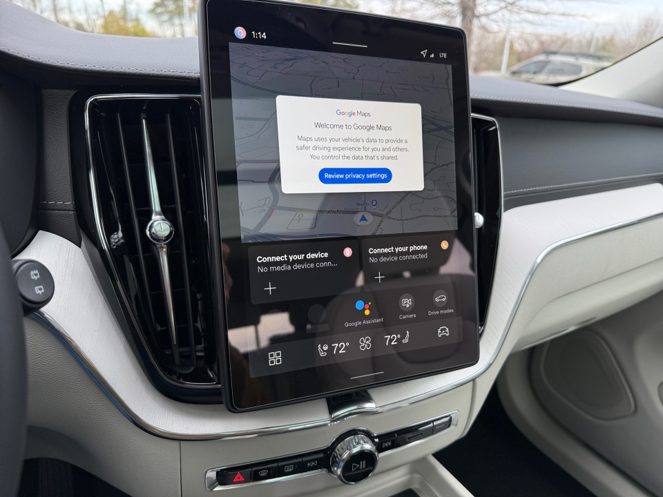 YV4H60RM2T1411256 2026 Volvo XC60 Plug-In Hybrid Ultra, T8 AWD Electric/Gasoline, Dark