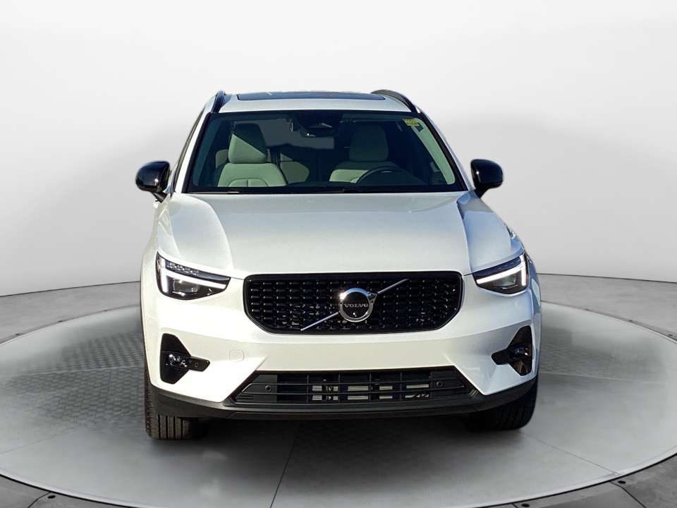 YV4L12UC3T2767888 2026 Volvo XC40 Plus, B5 AWD Gas (mild hybrid), Dark