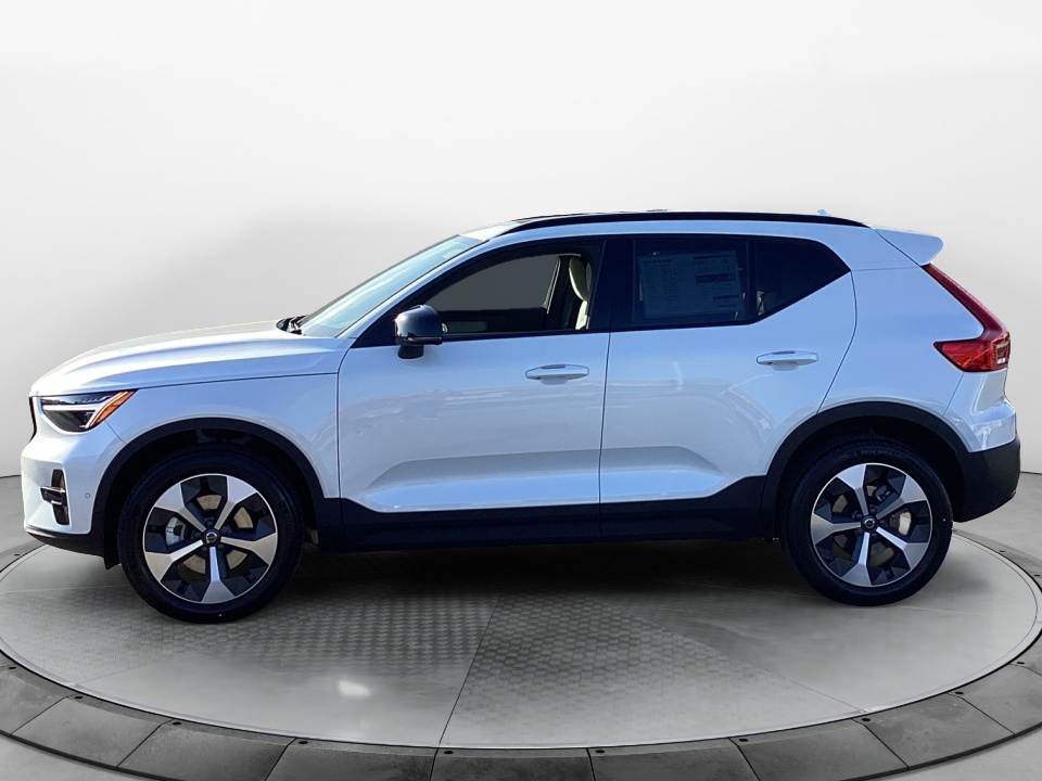 YV4L12UC3T2767888 2026 Volvo XC40 Plus, B5 AWD Gas (mild hybrid), Dark