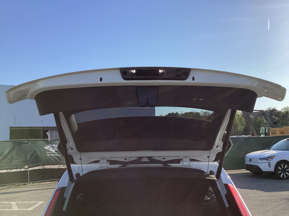 YV4L12UC3T2767888 2026 Volvo XC40 Plus, B5 AWD Gas (mild hybrid), Dark