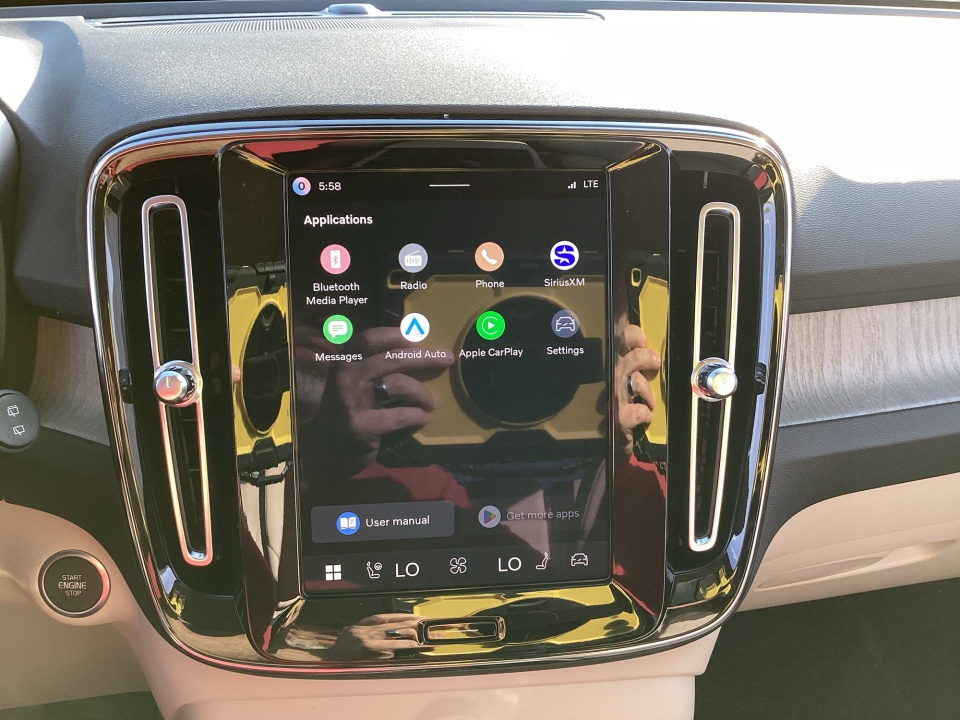 YV4L12UC3T2767888 2026 Volvo XC40 Plus, B5 AWD Gas (mild hybrid), Dark