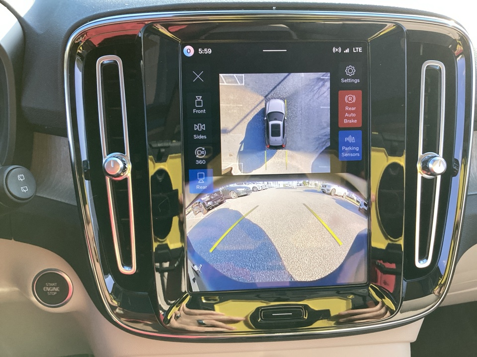 YV4L12UC3T2767888 2026 Volvo XC40 Plus, B5 AWD Gas (mild hybrid), Dark