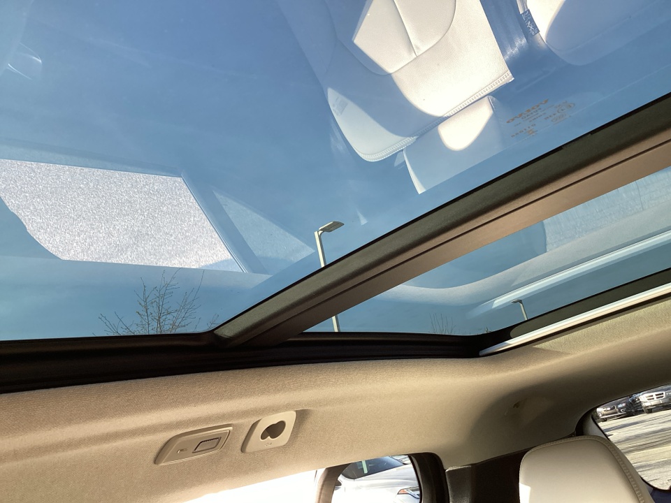 YV4L12UC3T2767888 2026 Volvo XC40 Plus, B5 AWD Gas (mild hybrid), Dark