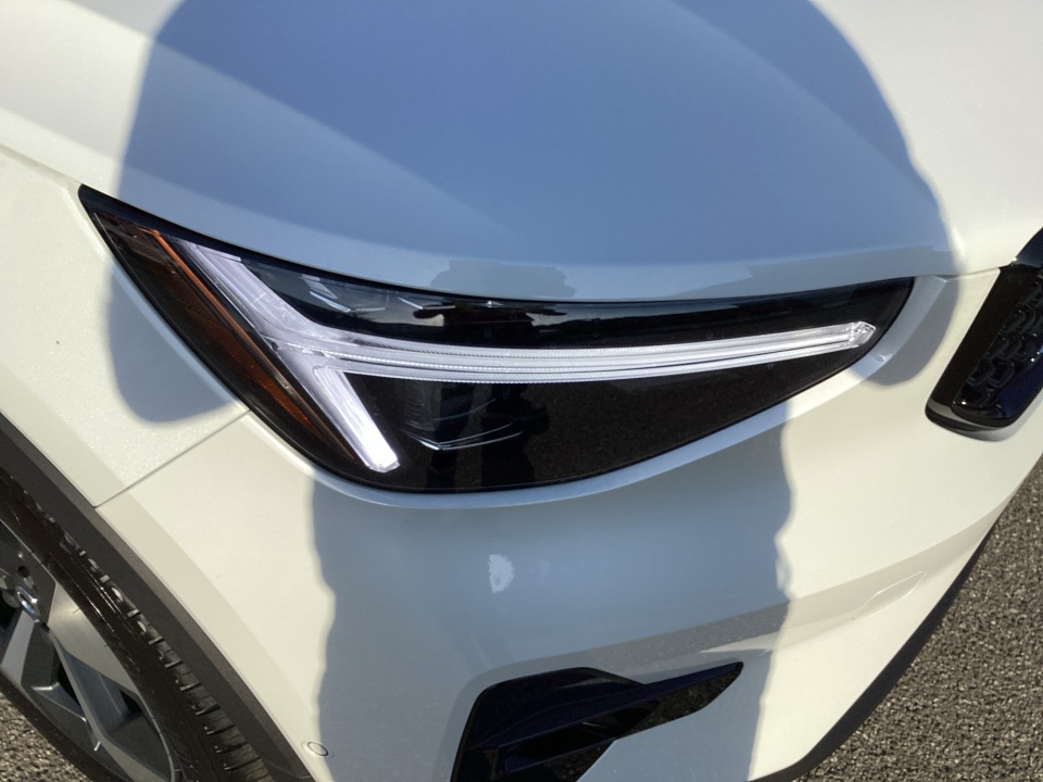 YV4L12UC3T2767888 2026 Volvo XC40 Plus, B5 AWD Gas (mild hybrid), Dark