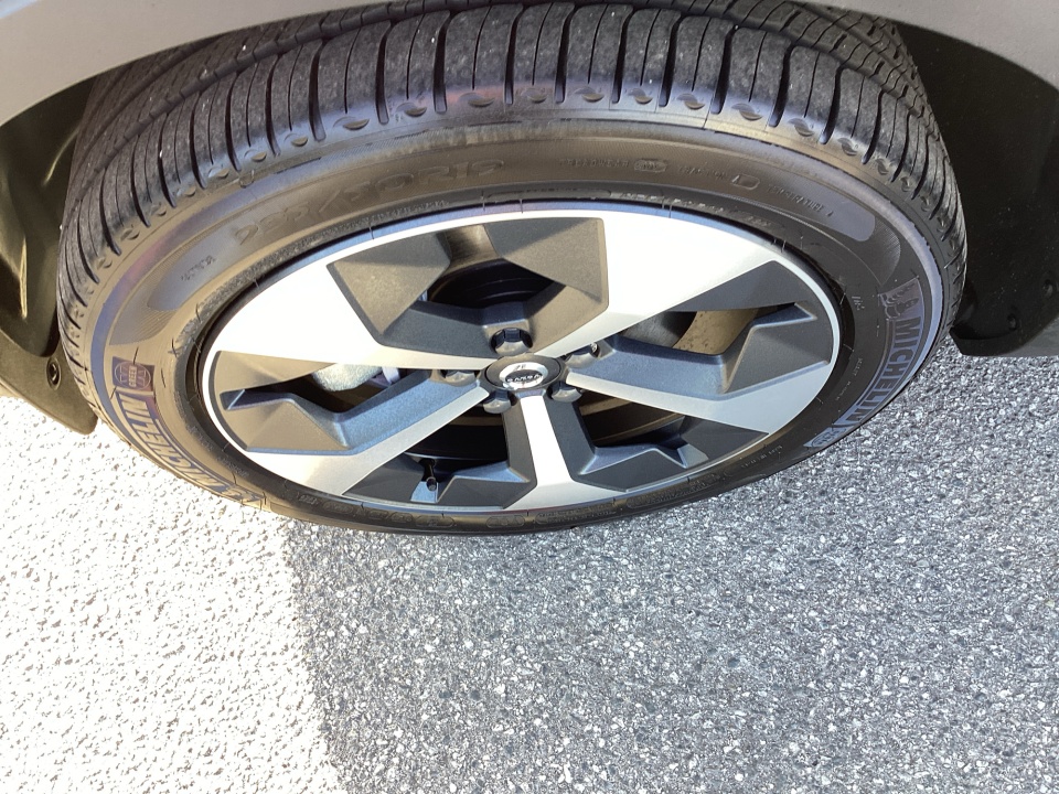 YV4L12UC3T2767888 2026 Volvo XC40 Plus, B5 AWD Gas (mild hybrid), Dark