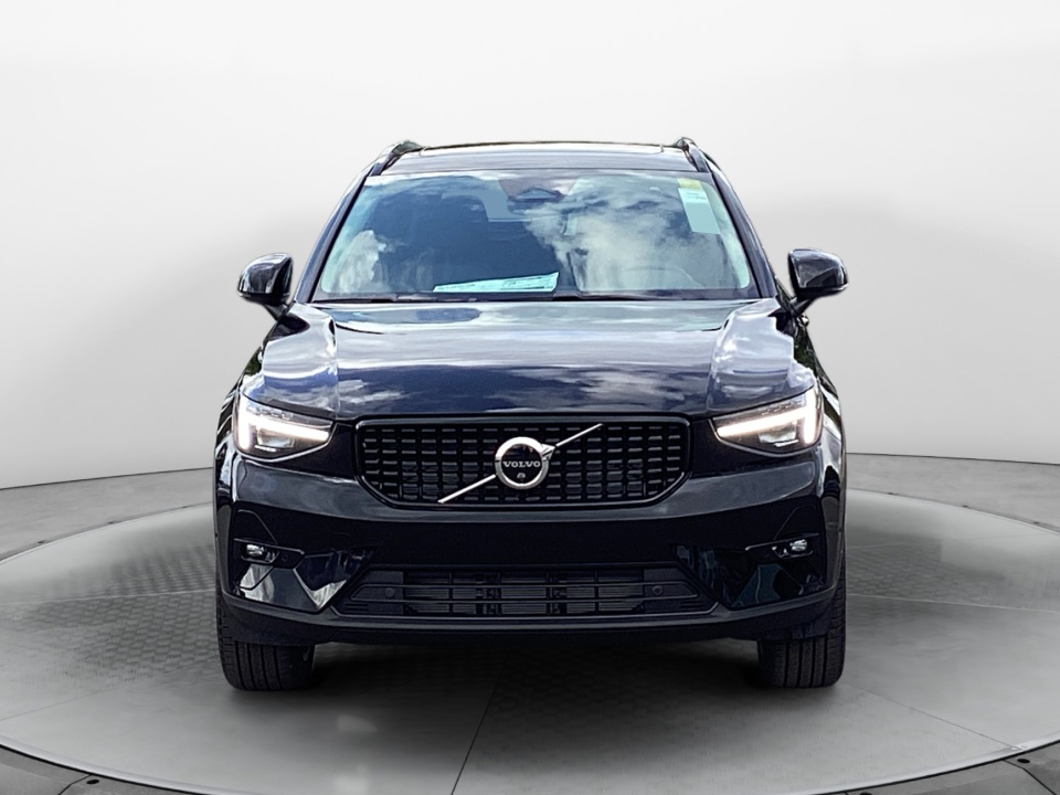 YV4L12UC3T2814823 2026 Volvo XC40 Plus, B5 AWD Gas (mild hybrid), Dark