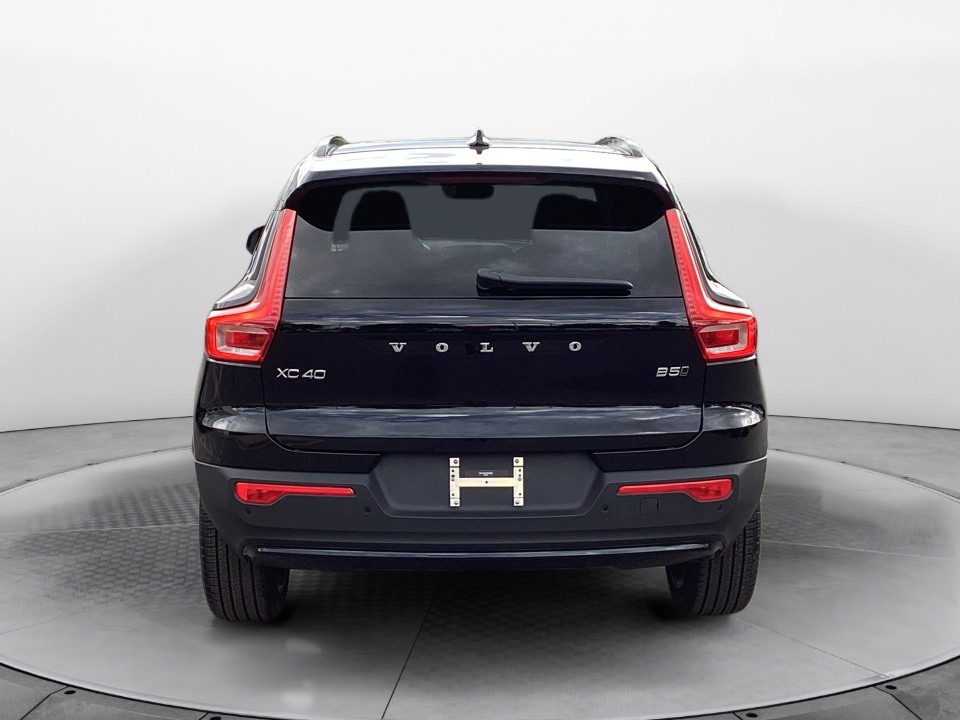 YV4L12UC3T2814823 2026 Volvo XC40 Plus, B5 AWD Gas (mild hybrid), Dark