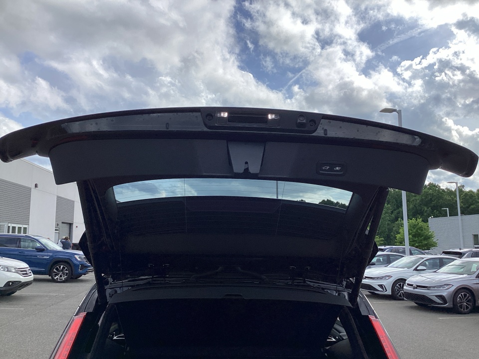 YV4L12UC3T2814823 2026 Volvo XC40 Plus, B5 AWD Gas (mild hybrid), Dark